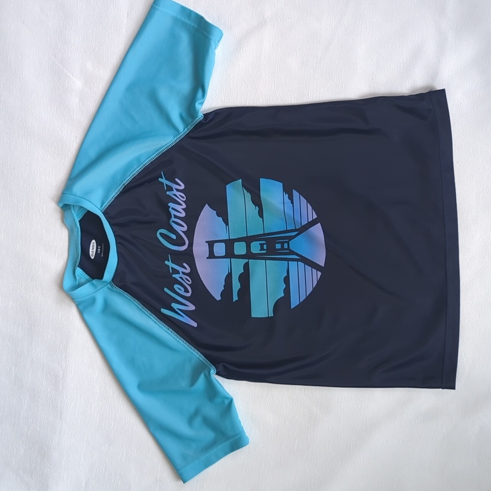 Old Navy Boys Short Sleeve Swim Shirt Size S(6-7)